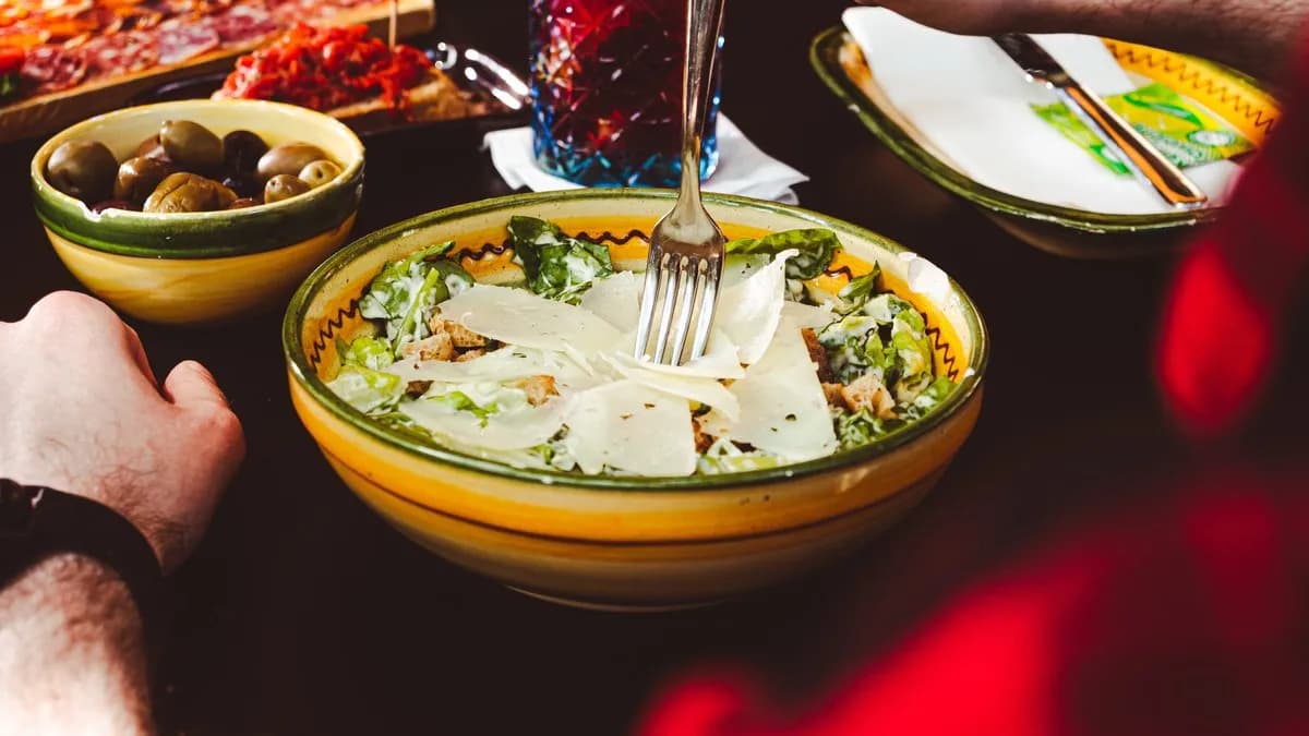 Cézár saláta manchego sajttal