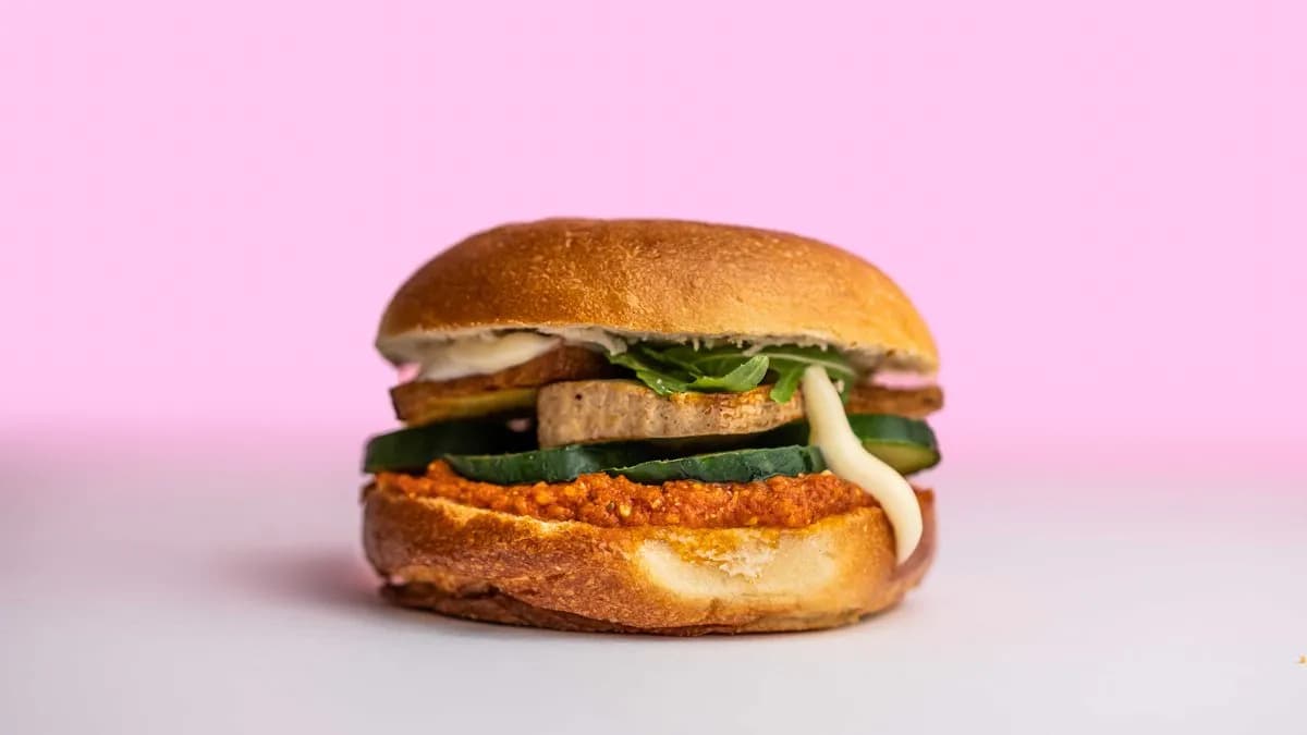 NEW - VEGAN ROASTED RED PEPPER PESTO & TOFU