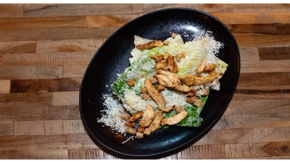 Classic Caesar con pollo