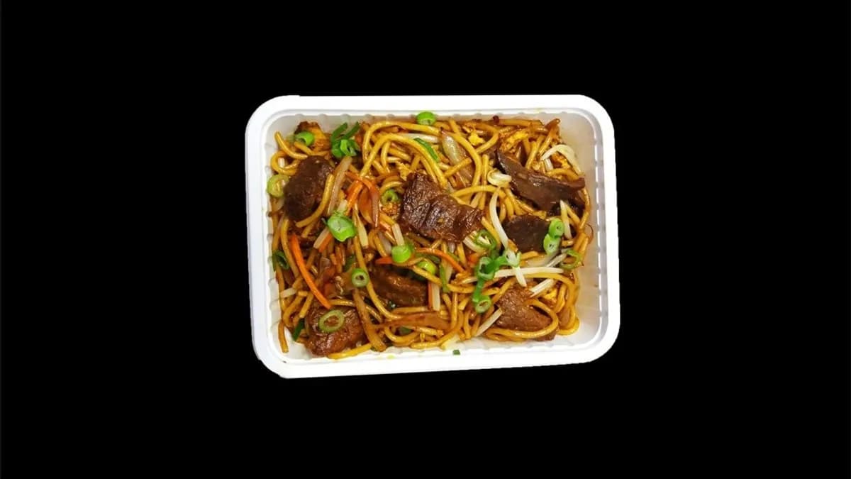 Pirított tészta marhahússal 牛肉炒面