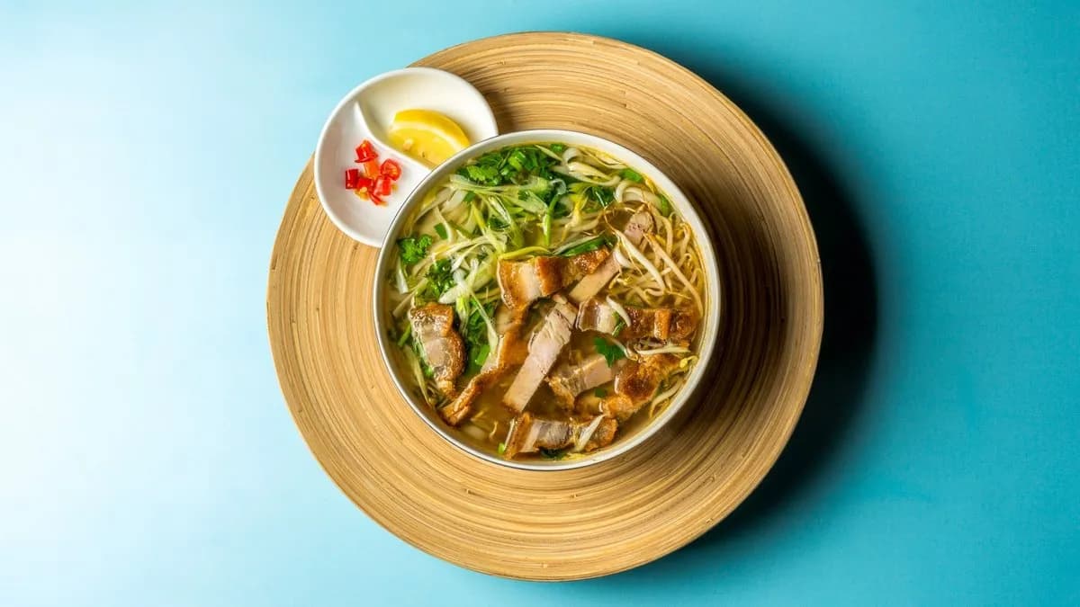 7to. Grillezett sertés Pho nagy adag