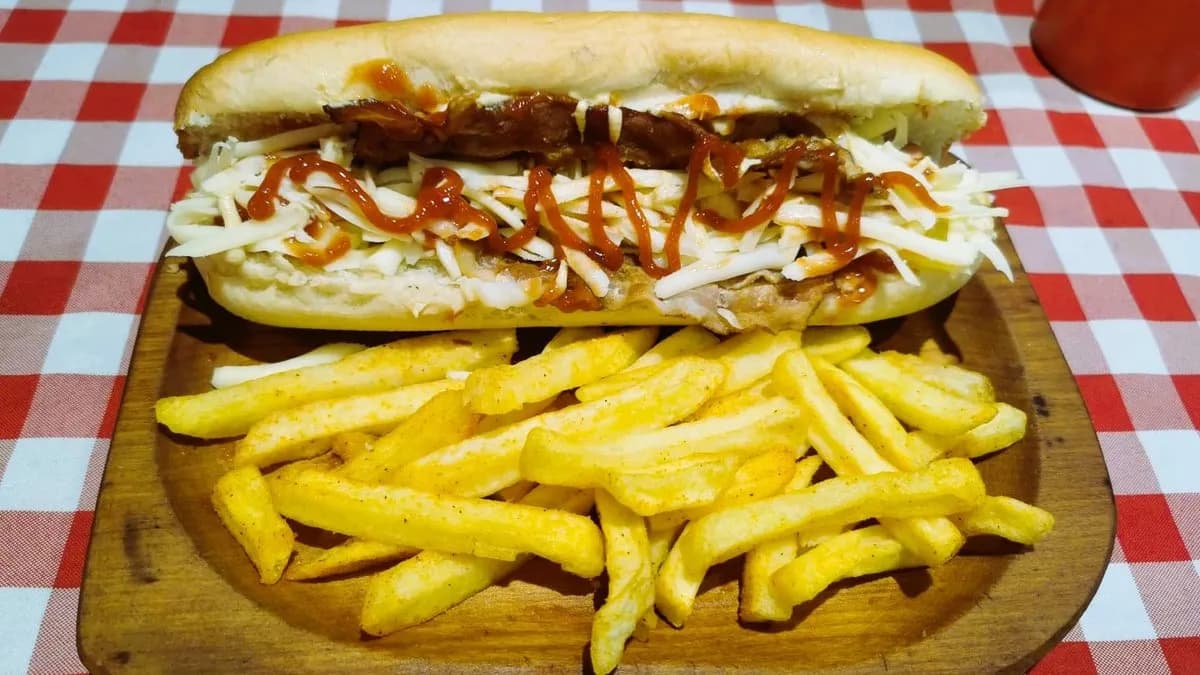 Sajtos-Baconos,hasábbal/Cheese-Bacon with fries