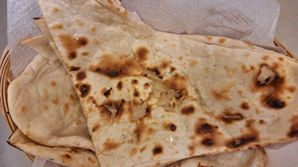 Vajas kenyér | Butter naan (G) (L)