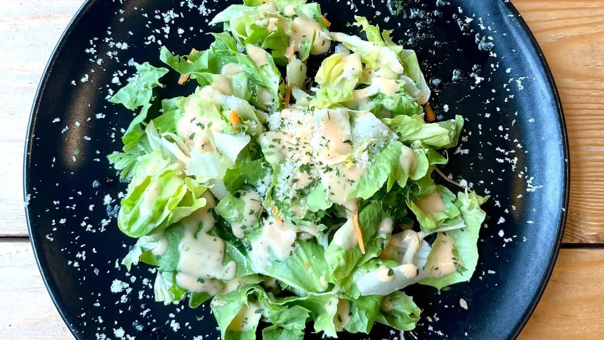 Francia öntetes saláta keverék