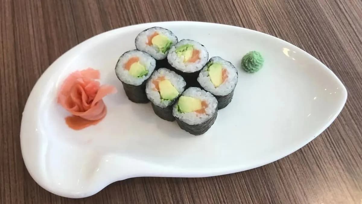 M10 Sake avokádó maki-6db