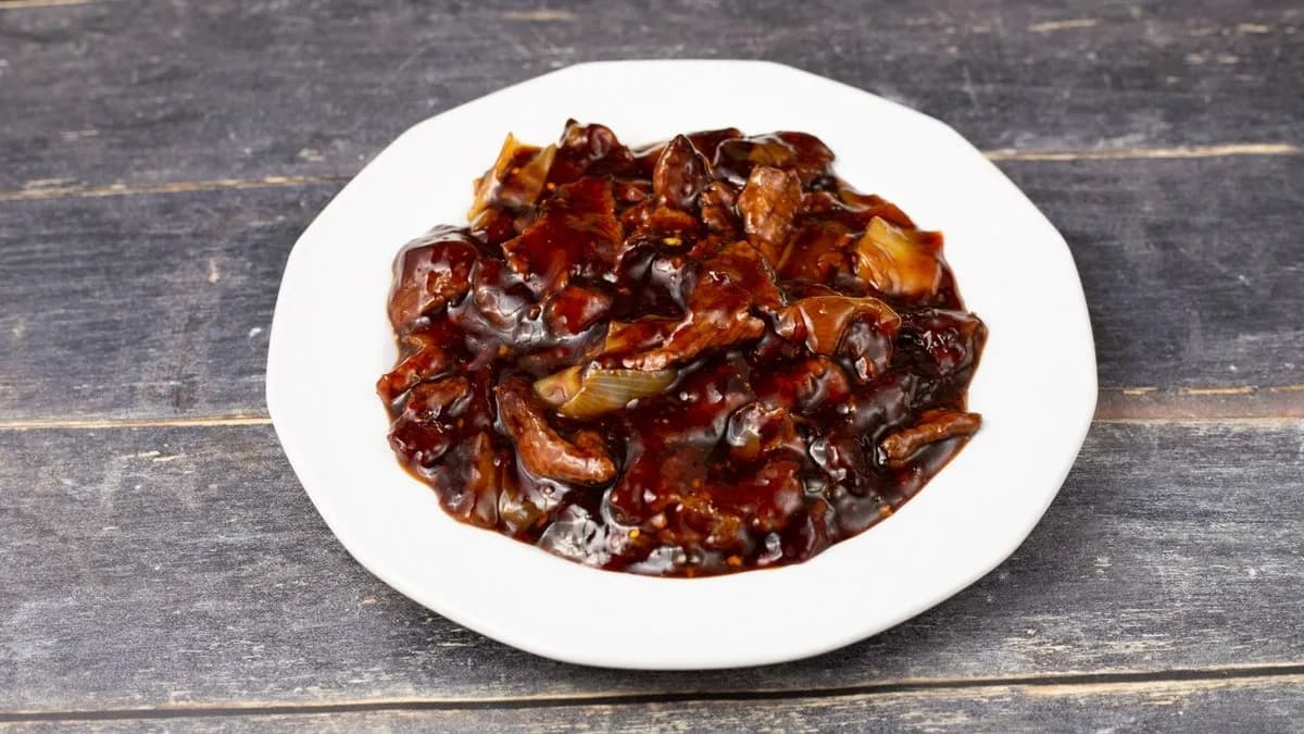 Marhahús szecsuáni módra, körettel