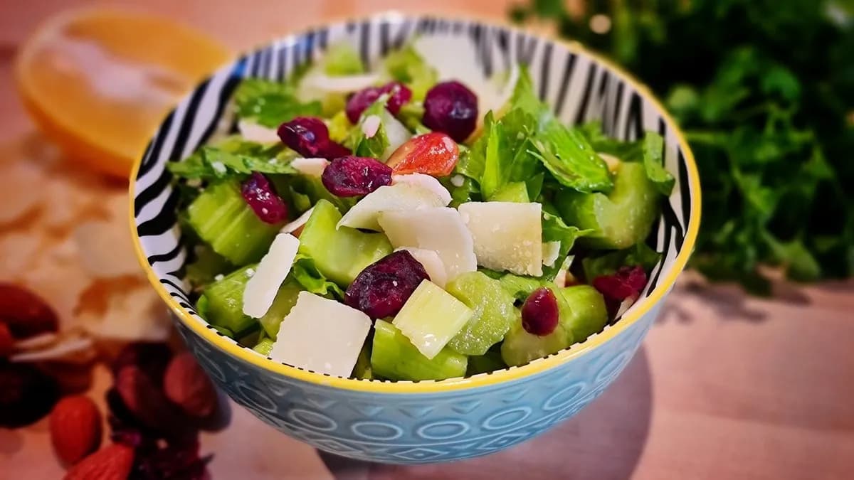 Mandulás-parmezános angolzeller