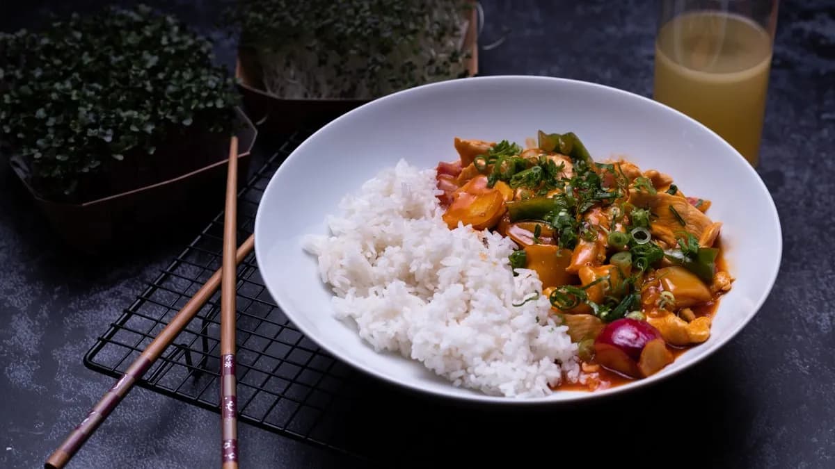 Curry-s Csirke, jázminrizs