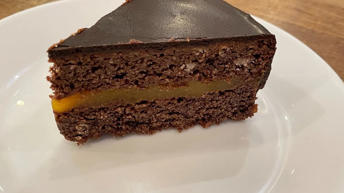 Paleo és Vegán Sacher-szelet
