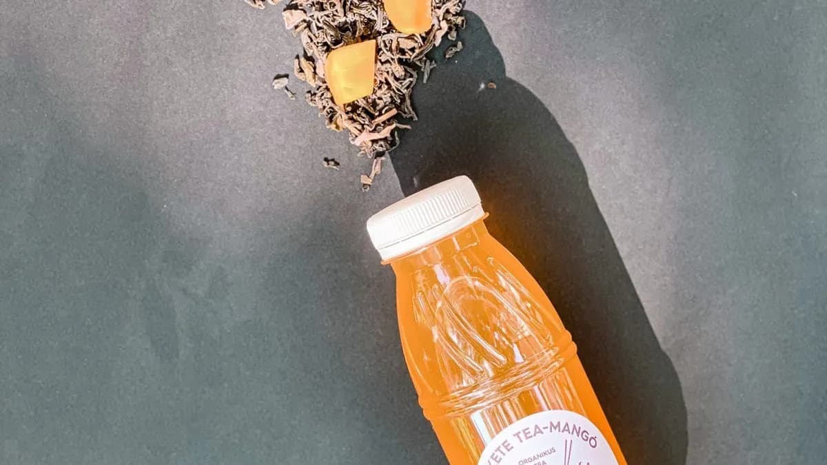 Black tea with mango