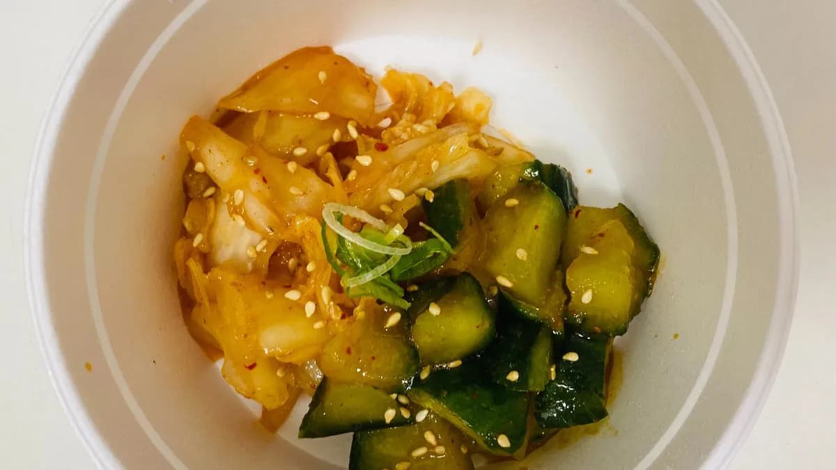 Homemade Kimchi（自家製キムチ2種）