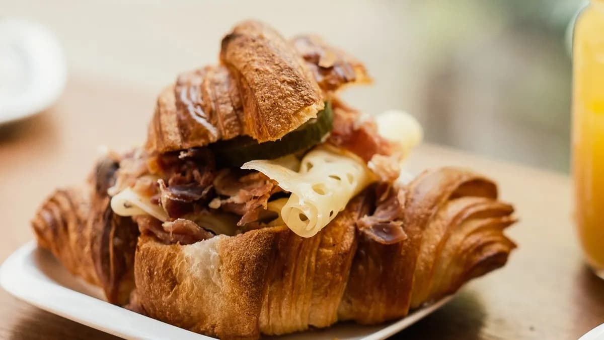 CROISSANT HAM AND CHEESE