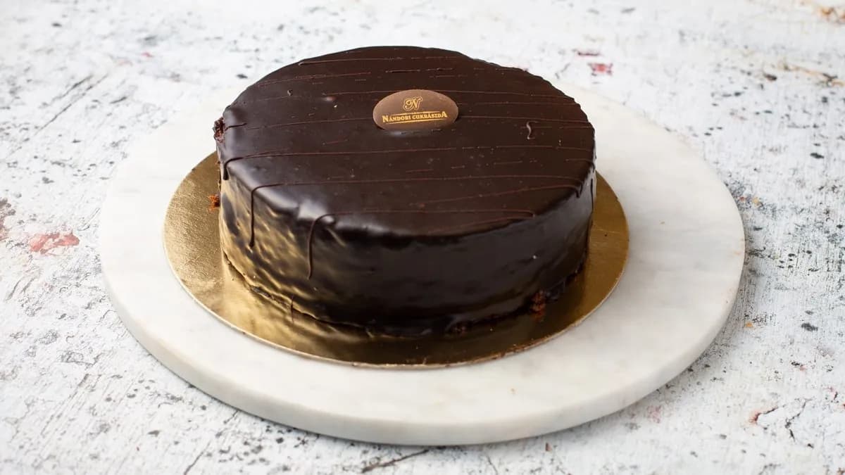 Sacher torta (egész)