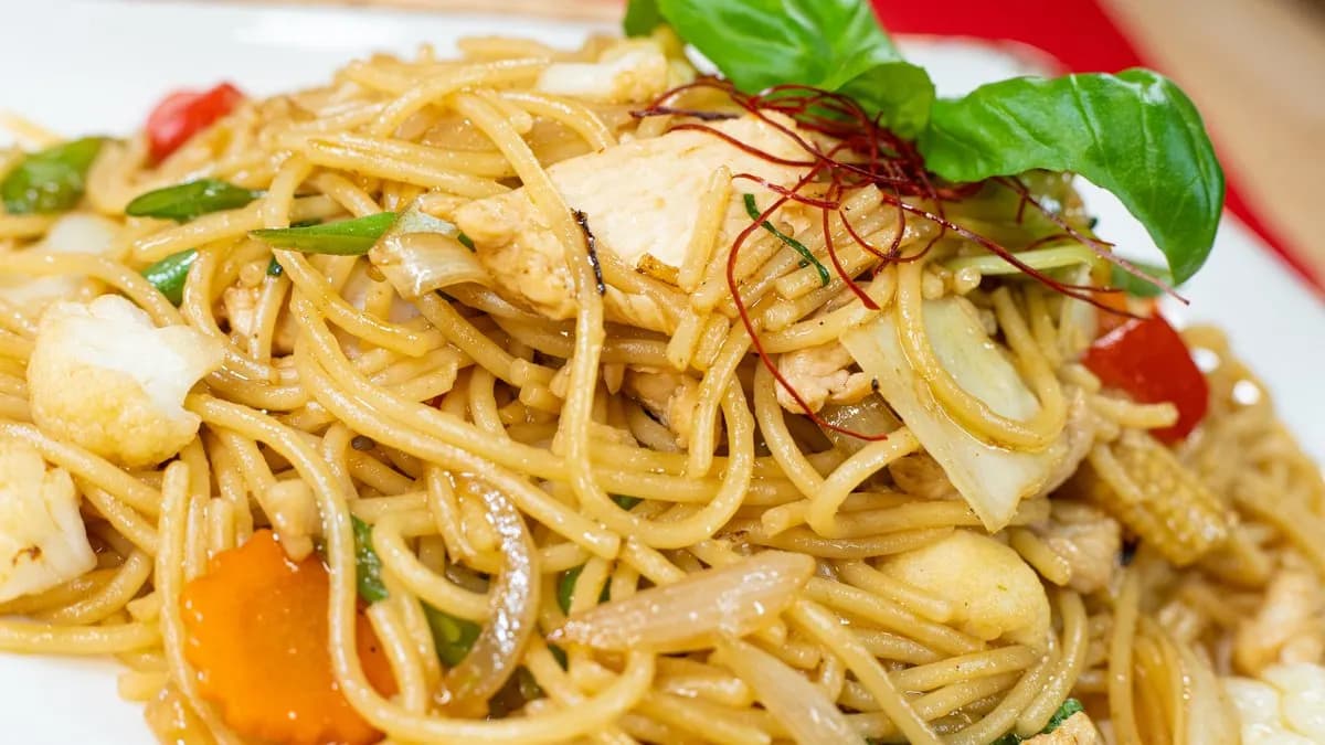 Spagetti zöldséggel, (Csirkével)