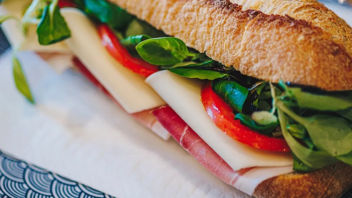 Füstölt prágai sonkás kovászos bagett