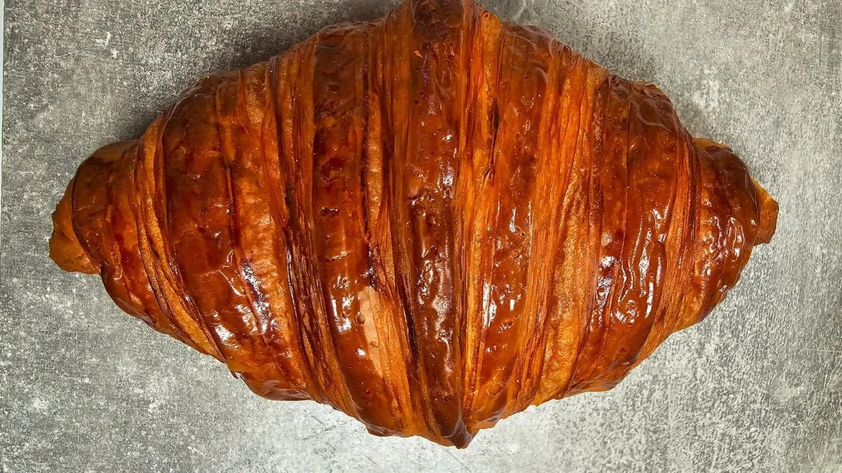 Vajas croissant + pisztáciakrém