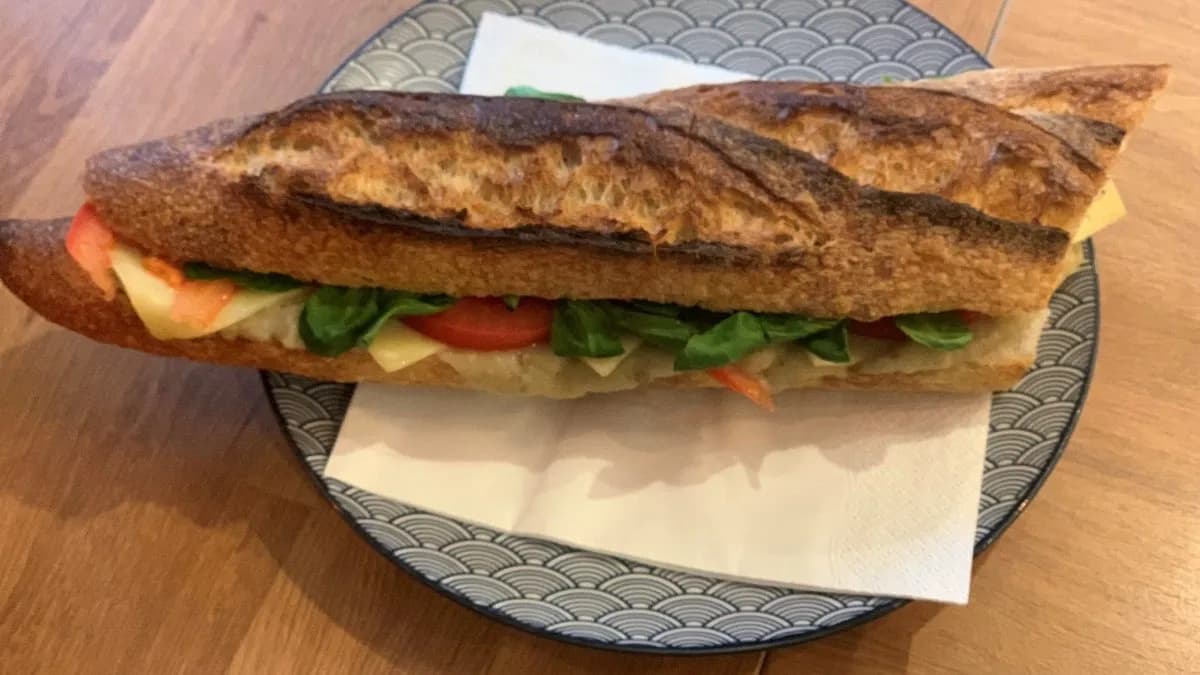 Körözöttes szendvics