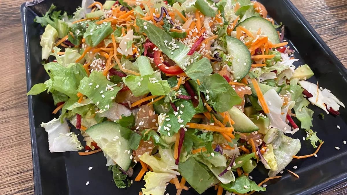 FÜSTÖLT LAZAC SALÁTA