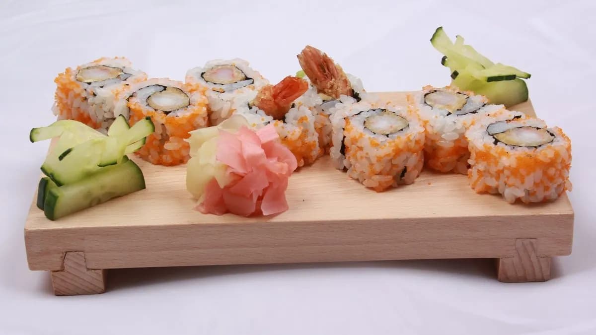 SPICY EBI TOBIKKO URAMAKI