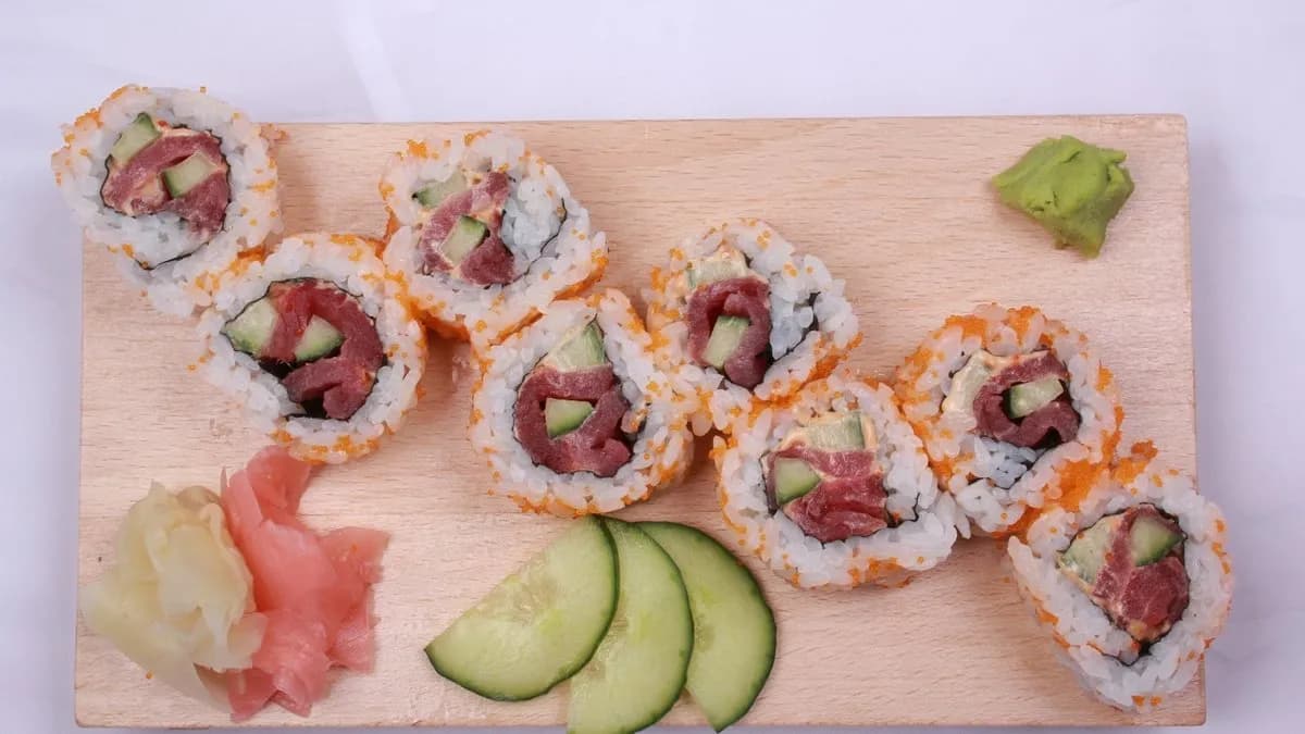 SPICY TUNA URAMAKI