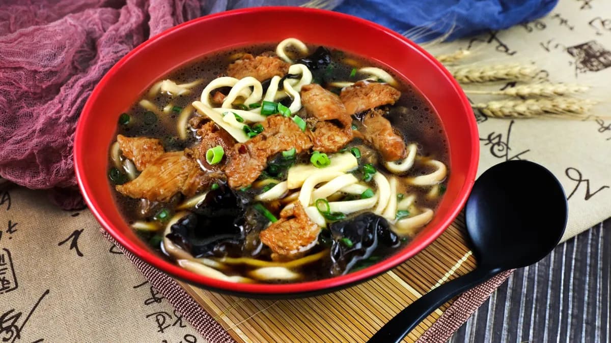 Tésztaleves csirkehússal