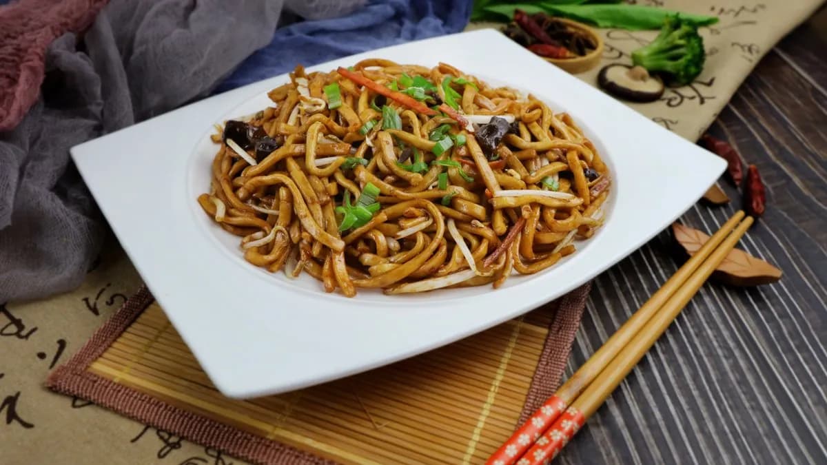 Pirított tészta zöldségekkel (v)