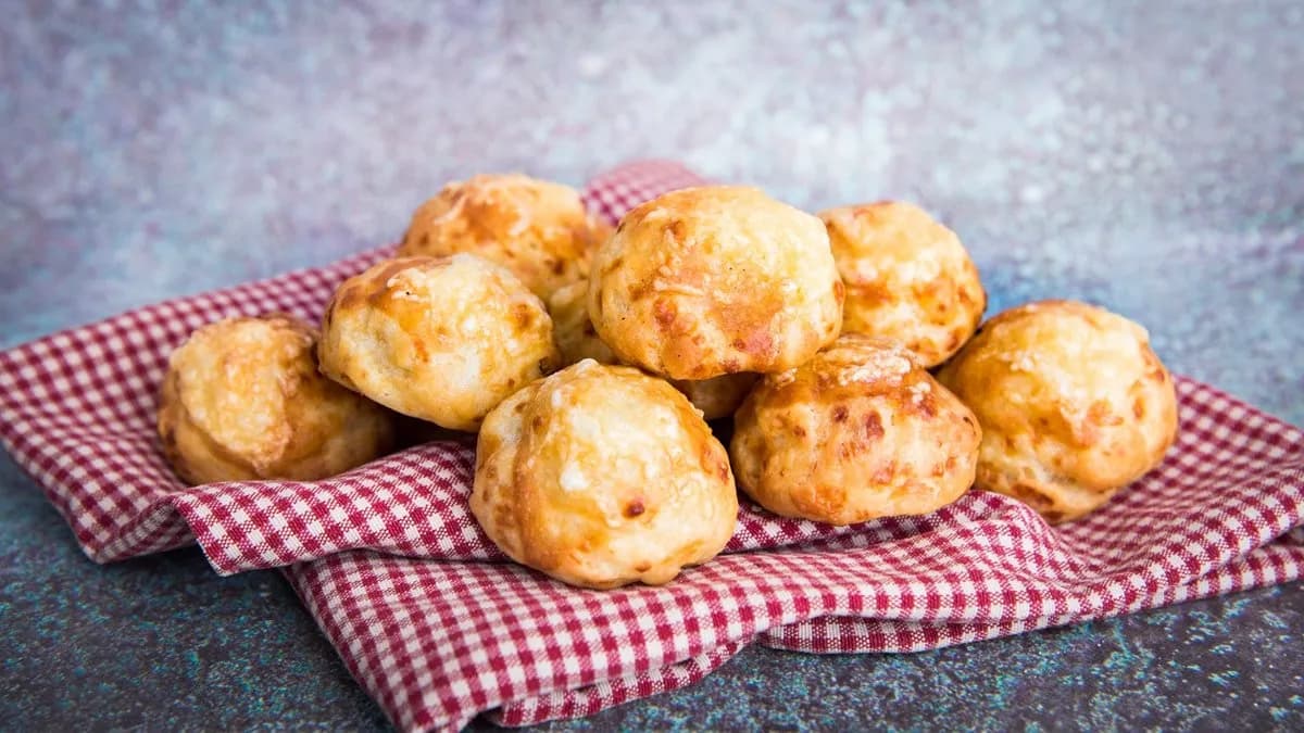 Sajtos-tejfölös pogácsa 10 dkg