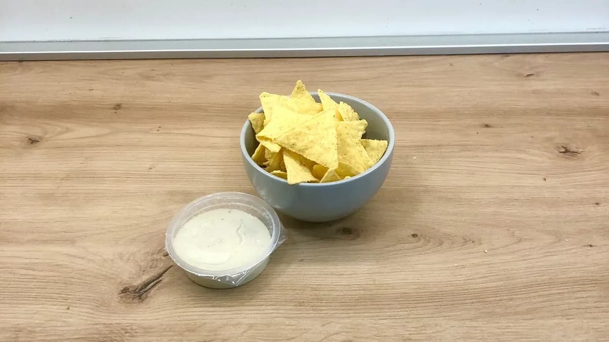 Tökmagos humusz tortillával