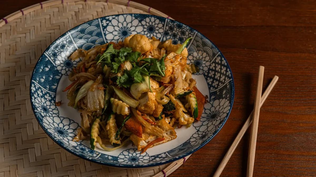 Wokban sült pho rizstészta tofuval - C7