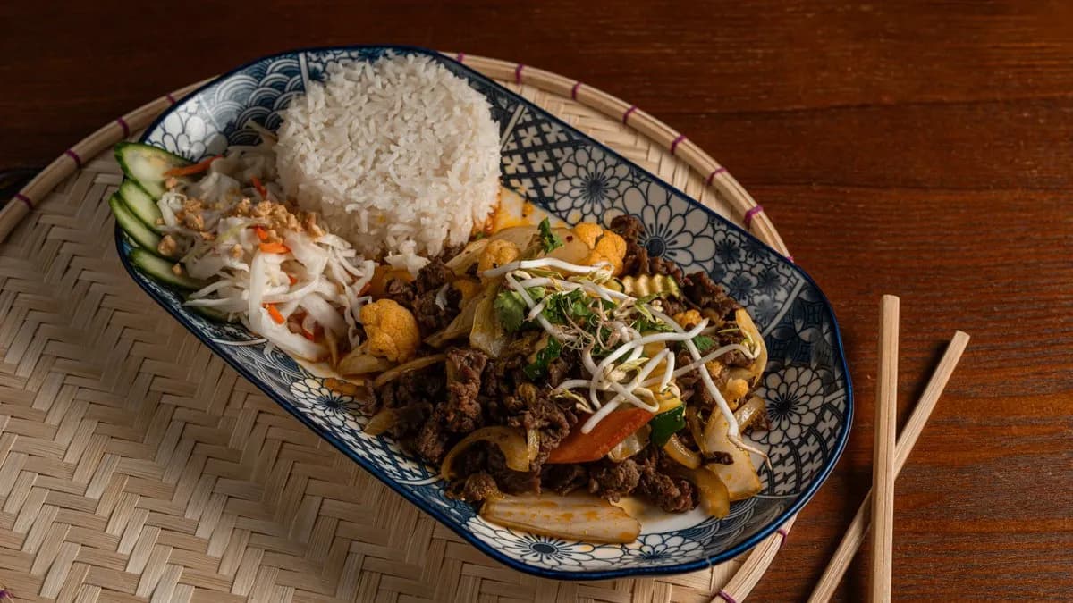 Sült marhalábszár házi chilis, citromfüves szószban - D8