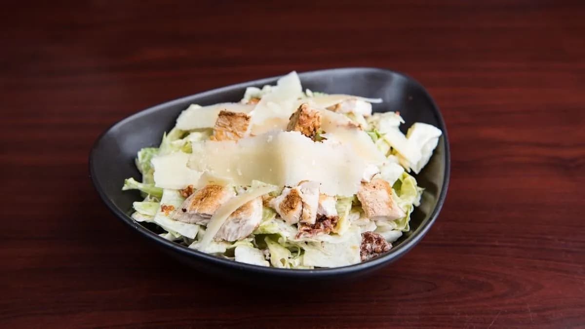 Cézár saláta csirkemellel