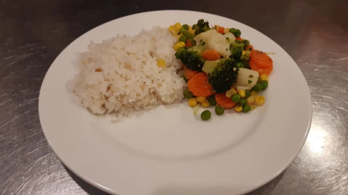 Vegyes köret (Jázmin rizs, Párolt zöldség)