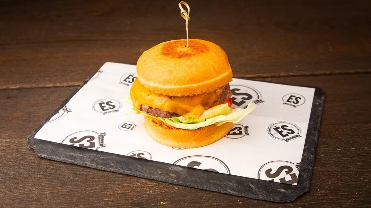 Hagyományos sajtburger