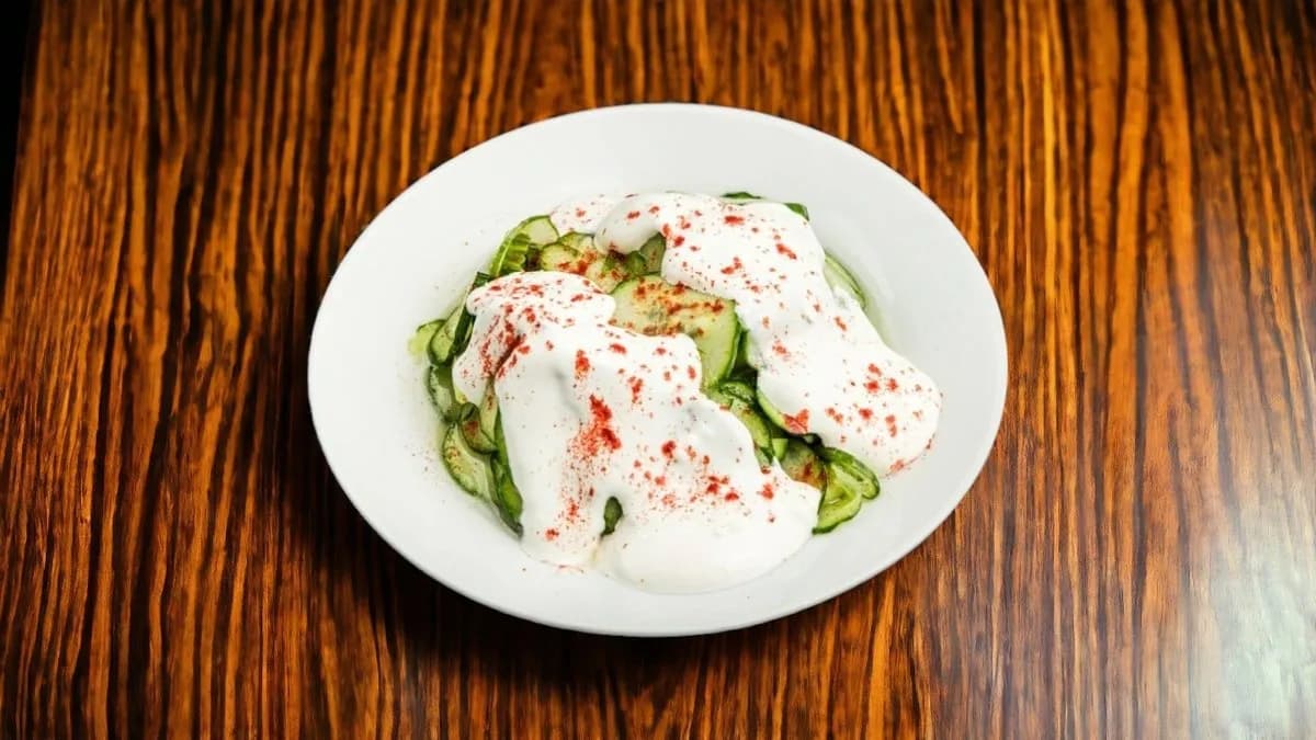 Tejfölös uborkasaláta