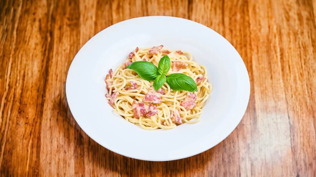 Carbonara spagetti trappista sajttal