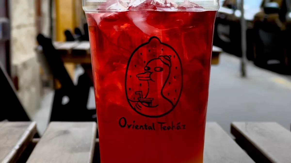 Mangós hibiszkuszvirág tea