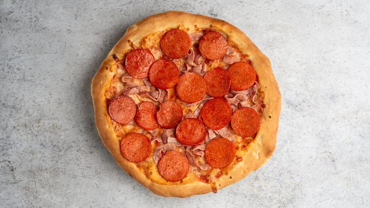 Sonkás Szalámis 24 cm