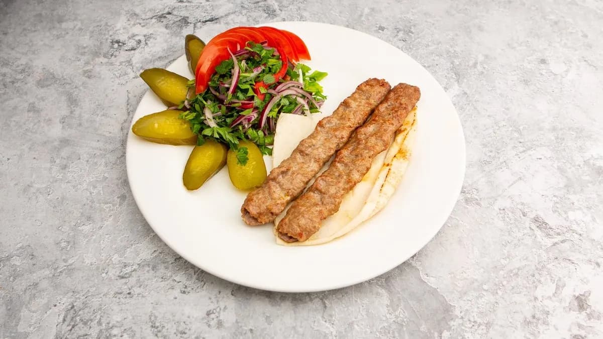 Kebab aleppoi módra