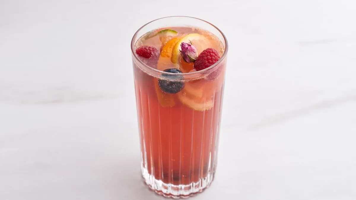 Cukormentes-meggyes limonádé