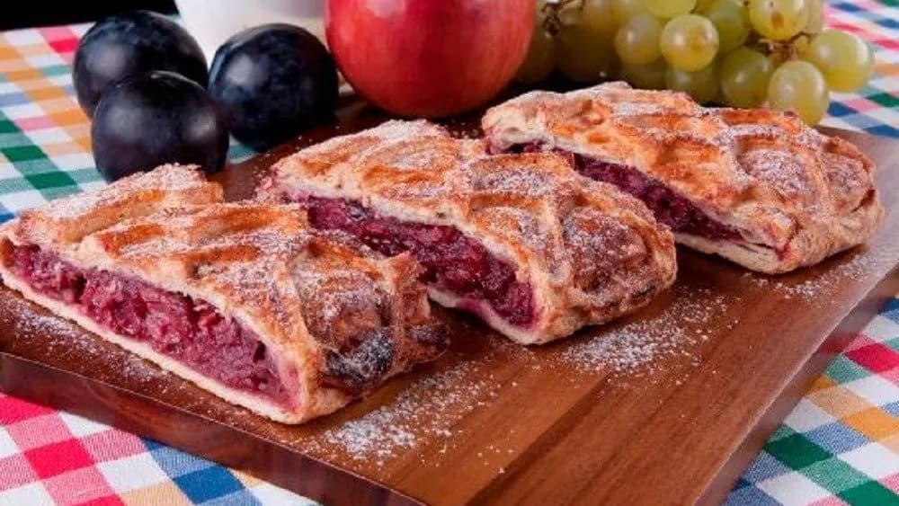 Tiroli meggyes rétes