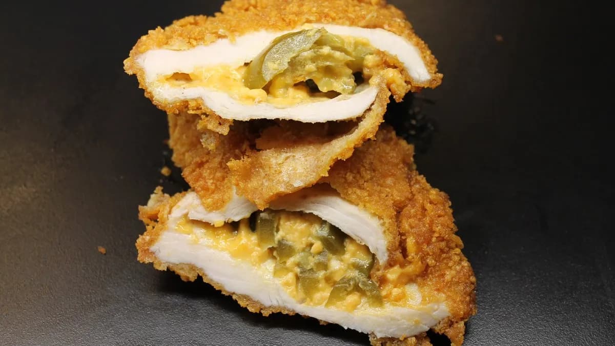 Jalapenoval, cheddar sajttal töltött csirkemell