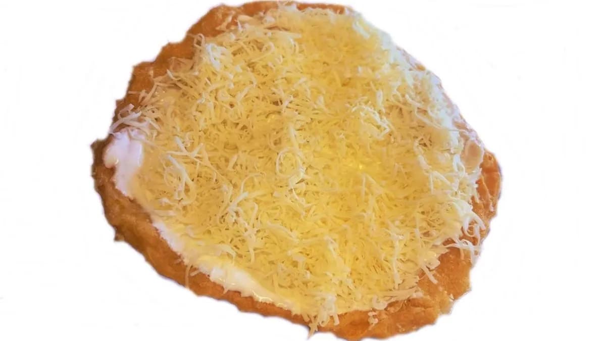 Fokhagymás-sajtos lángos