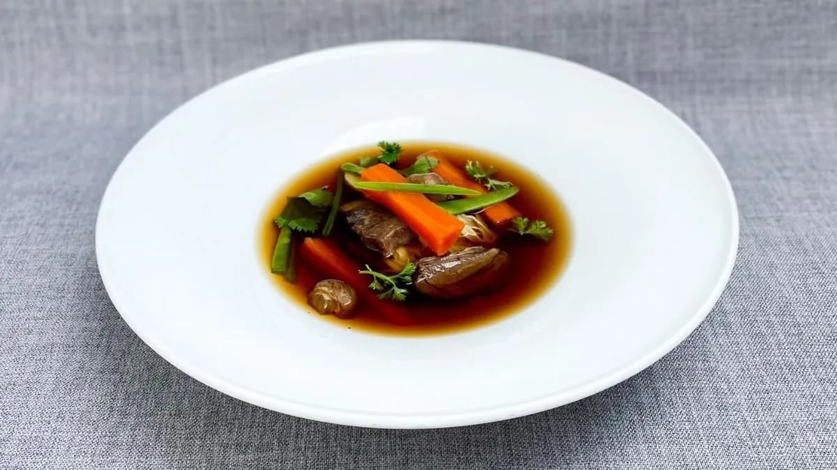 Marhahúsleves tésztával (L)