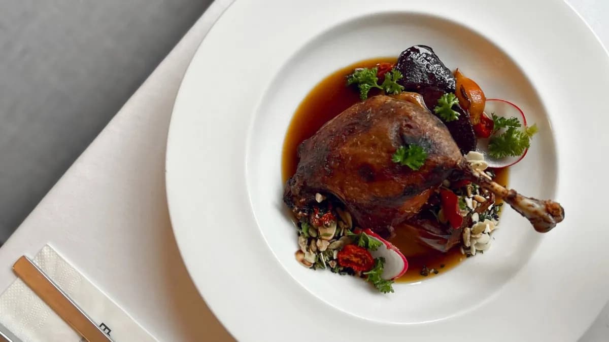 Kacsacomb mézes sütőtökkel és balzsamos céklával (G,L)