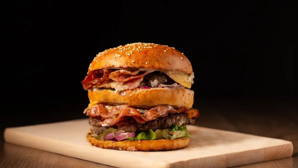 Deluxe Burgerilla Burger