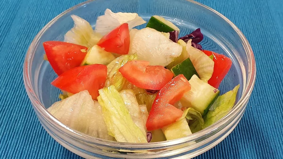 Friss vágott saláta (nagy adag)