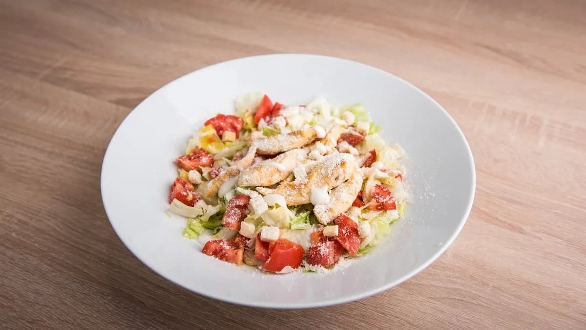 Cézár saláta csirkével