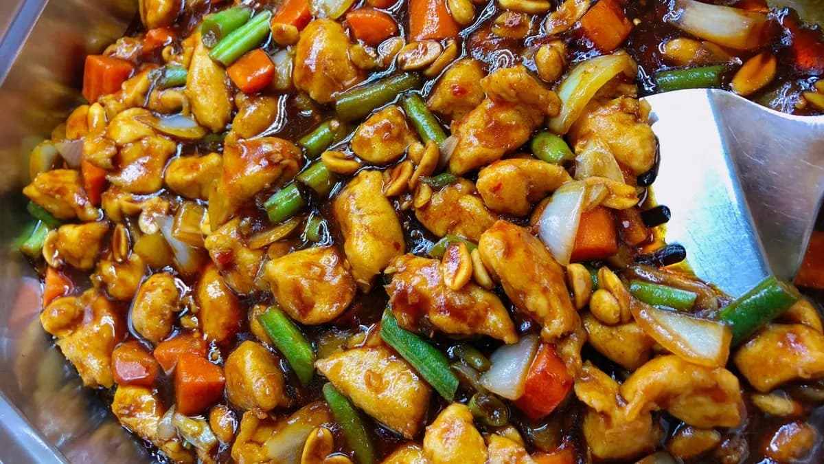 Mogyorós csirke (csípős)