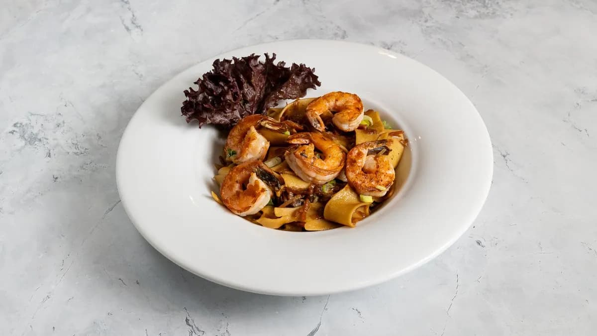 Thai zöldséges tészta rákkal