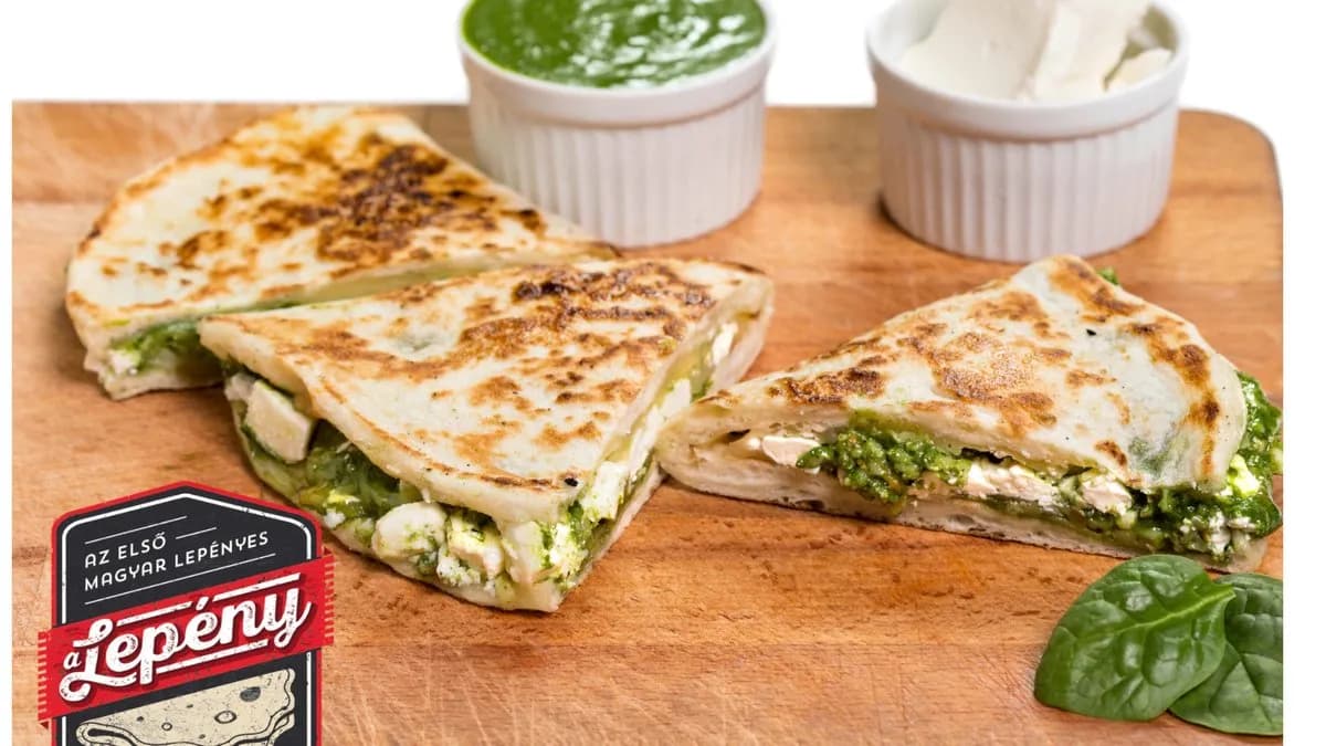 Töltött házi lepény – spenótos fetás